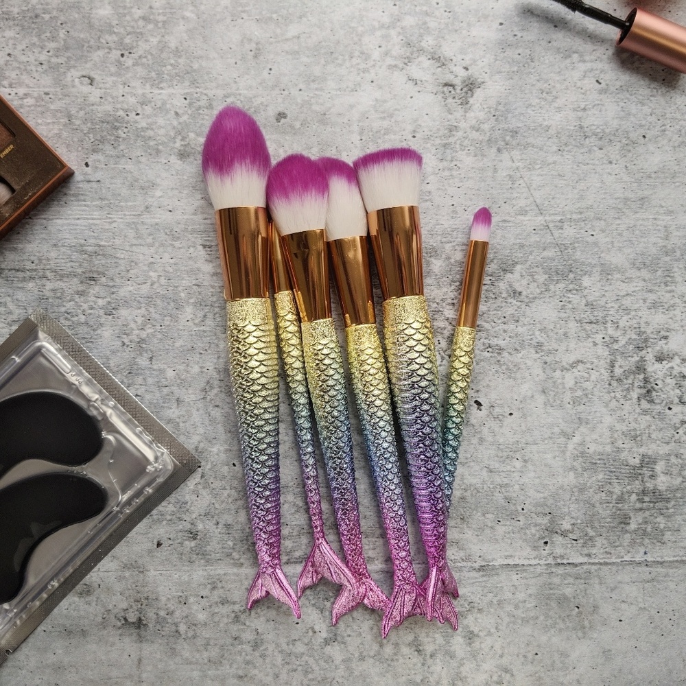 MERMAID pastel rainbow makeup brushes 6 piece set - Picture 4 of 7